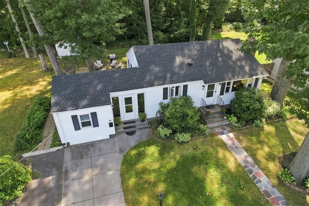 14 Woodhill Drive, Cranston, RI 02920