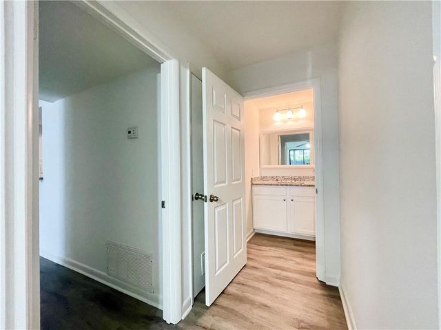 320 Park Ridge Circle, Marietta, GA 30068