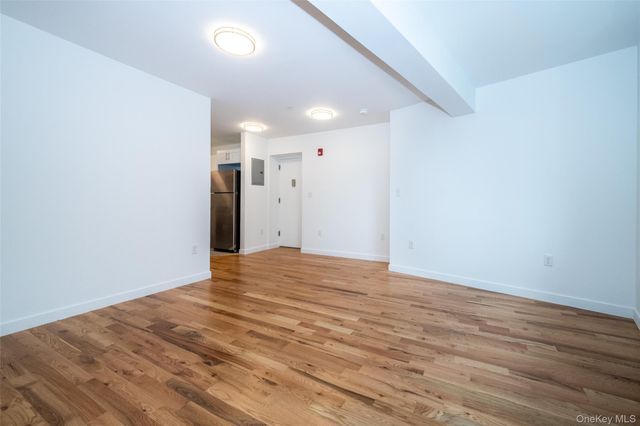 671 Bronx River Road LE, Yonkers, NY 10704