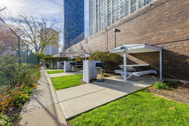 5455 N Sheridan Road 3906, Chicago, IL 60640