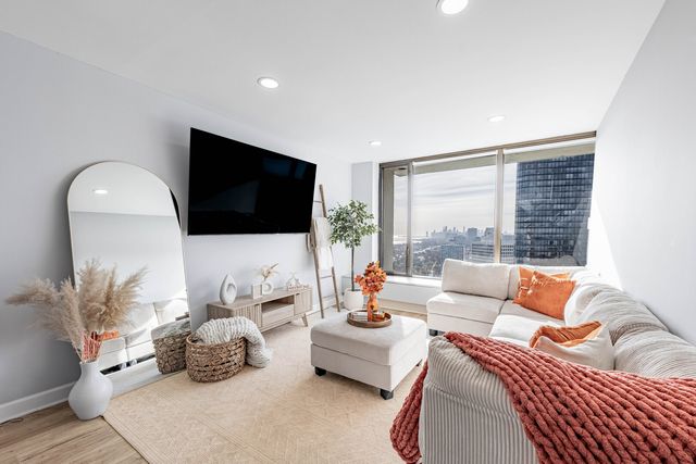 5455 N Sheridan Road 3906, Chicago, IL 60640