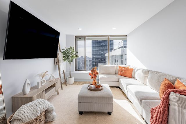 5455 N Sheridan Road 3906, Chicago, IL 60640