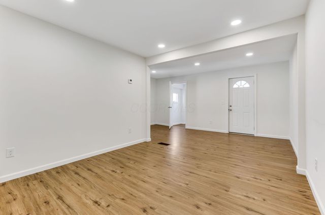 727 W Washington Street, Baltimore, OH 43105