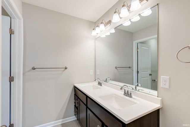 929 Meravi Cove, Fort Wayne, IN 46818