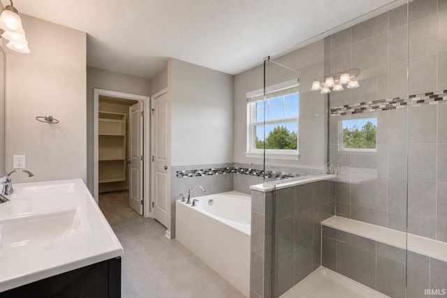 929 Meravi Cove, Fort Wayne, IN 46818