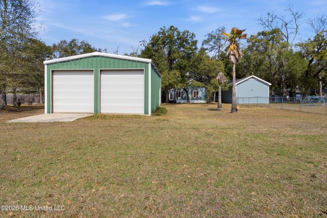22479 Glad Acres Road, Pass Christian, MS 39571