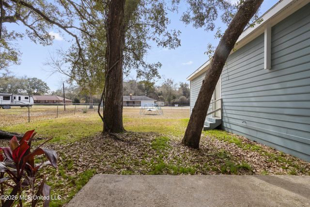 22479 Glad Acres Road, Pass Christian, MS 39571