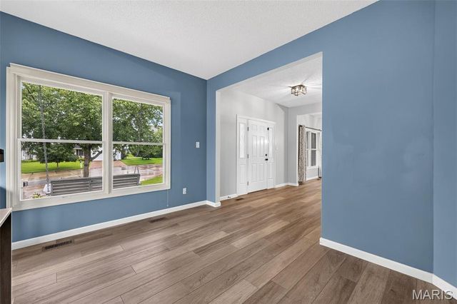 34 Country Crossing Estates Drive, St Peters, MO 63376