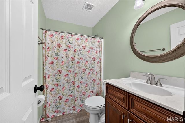 34 Country Crossing Estates Drive, St Peters, MO 63376