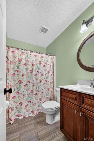 34 Country Crossing Estates Drive, St Peters, MO 63376