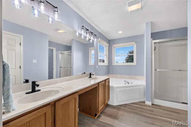 34 Country Crossing Estates Drive, St Peters, MO 63376
