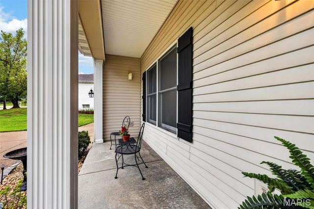 34 Country Crossing Estates Drive, St Peters, MO 63376