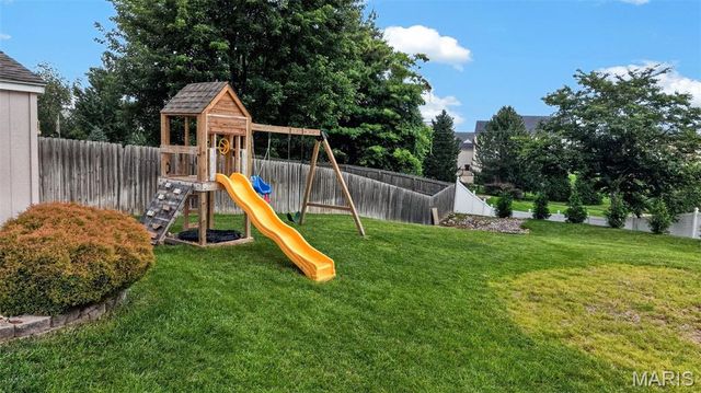 34 Country Crossing Estates Drive, St Peters, MO 63376