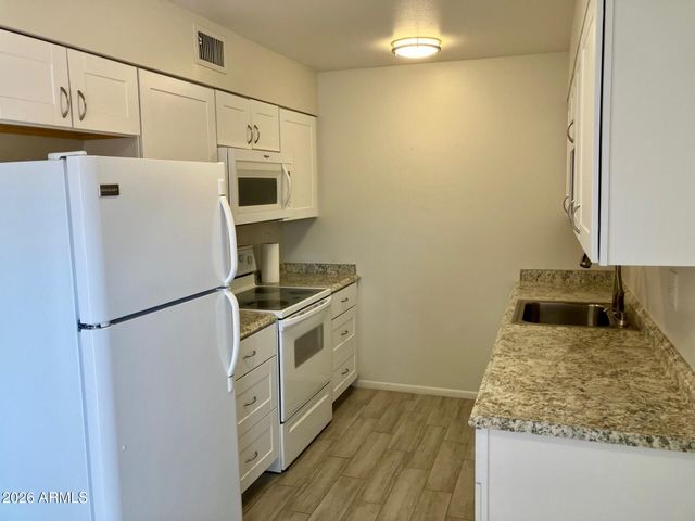9949 W OCOTILLO Drive, Sun City, AZ 85373