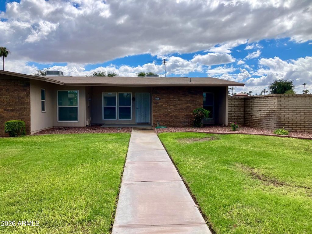 9949 W OCOTILLO Drive, Sun City, AZ 85373 — photo 2