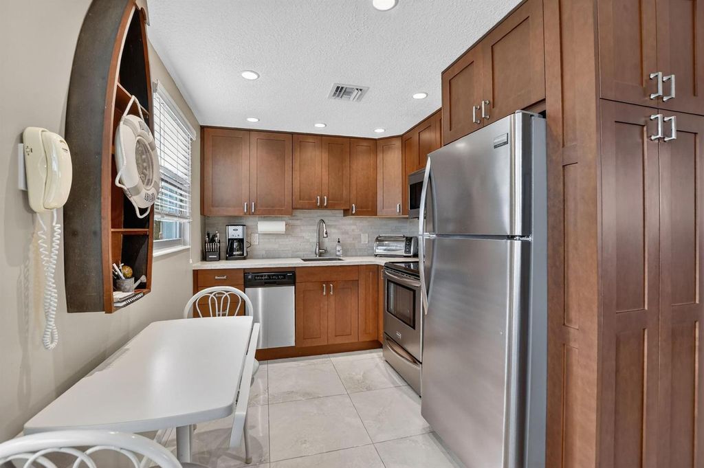 3020 Islewood D 3020, Deerfield Beach, FL 33442