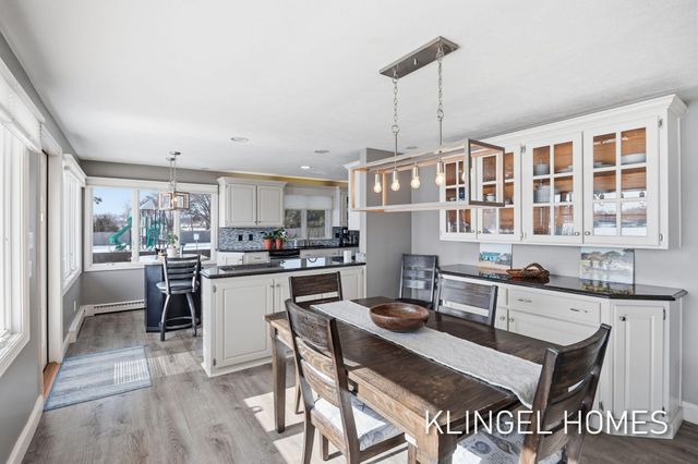 530 Glenwood Avenue, Laketon Twp, MI 49445