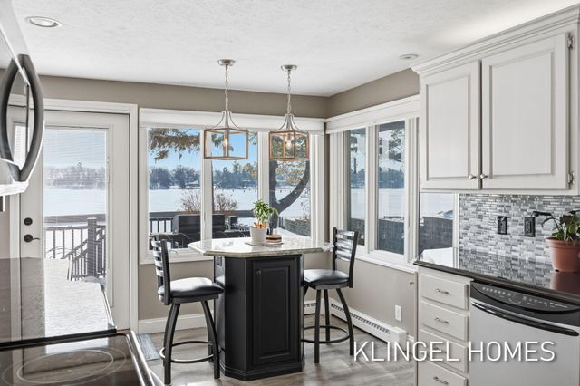 530 Glenwood Avenue, Laketon Twp, MI 49445