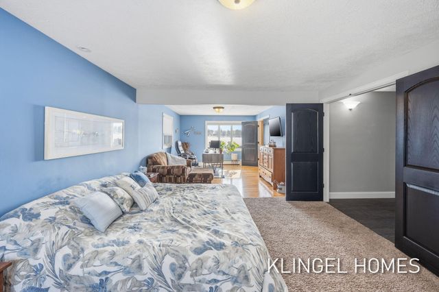 530 Glenwood Avenue, Laketon Twp, MI 49445