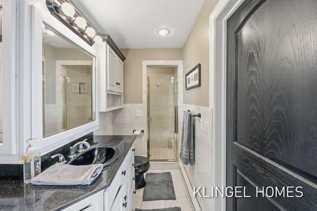 530 Glenwood Avenue, Laketon Twp, MI 49445