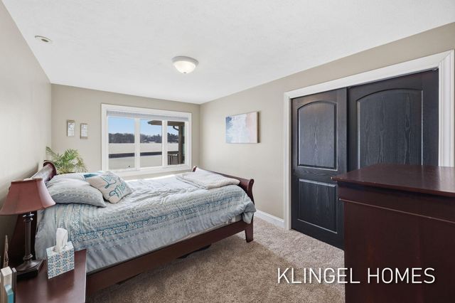 530 Glenwood Avenue, Laketon Twp, MI 49445