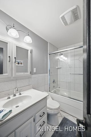 530 Glenwood Avenue, Laketon Twp, MI 49445