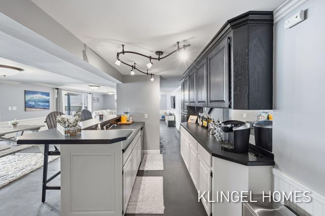 530 Glenwood Avenue, Laketon Twp, MI 49445