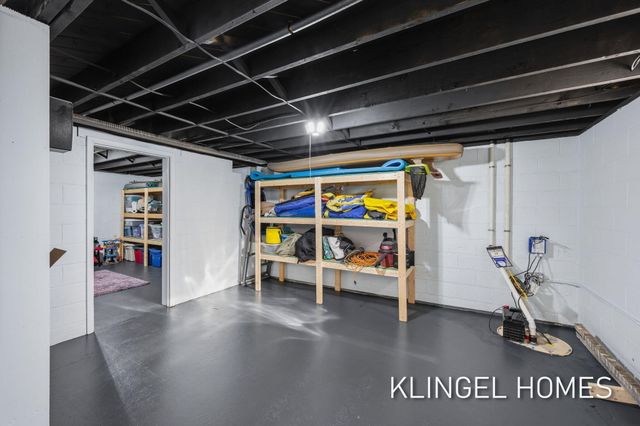 530 Glenwood Avenue, Laketon Twp, MI 49445