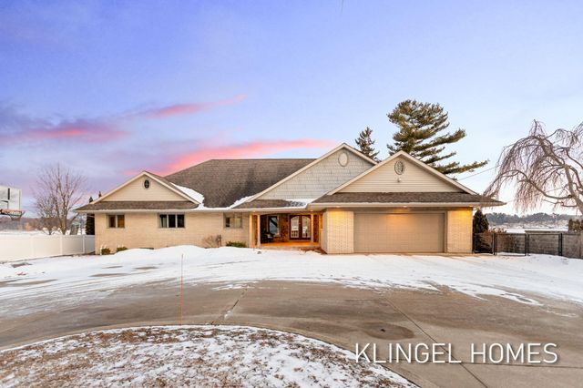530 Glenwood Avenue, Laketon Twp, MI 49445