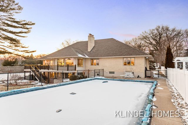 530 Glenwood Avenue, Laketon Twp, MI 49445