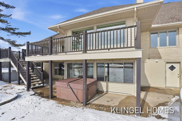 530 Glenwood Avenue, Laketon Twp, MI 49445