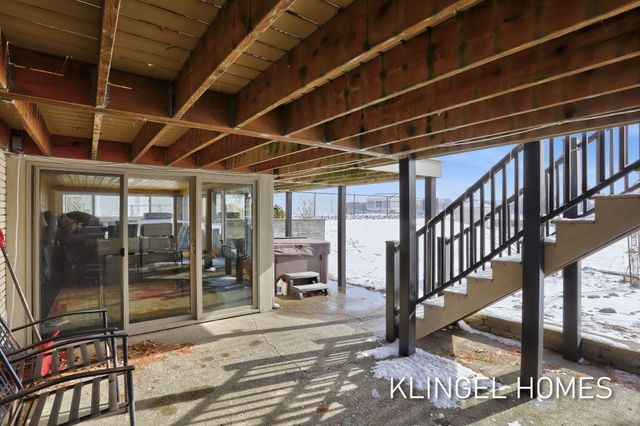 530 Glenwood Avenue, Laketon Twp, MI 49445