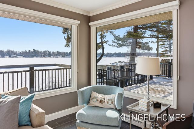 530 Glenwood Avenue, Laketon Twp, MI 49445