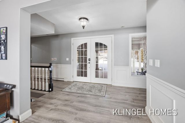 530 Glenwood Avenue, Laketon Twp, MI 49445