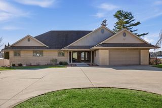 530 Glenwood Avenue, Laketon Twp, MI 49445