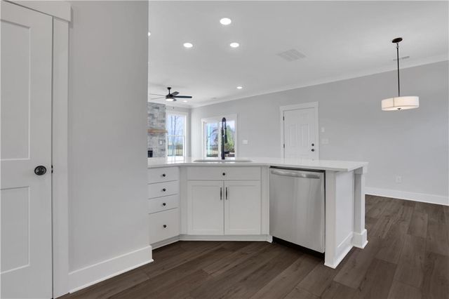 162 Marble Tree Way, Ball Ground, GA 30107