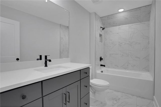 162 Marble Tree Way, Ball Ground, GA 30107