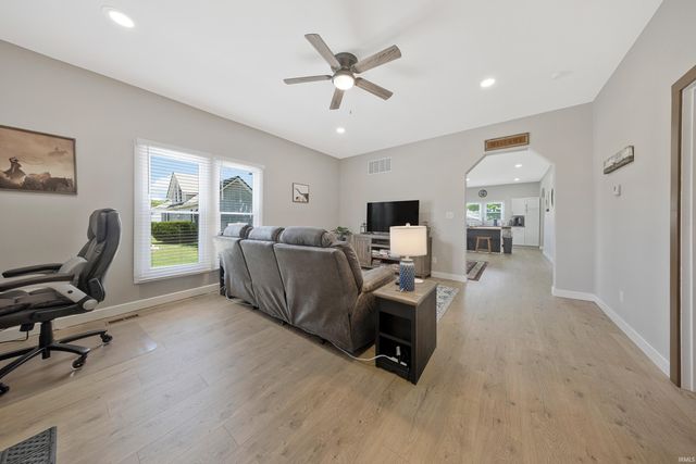 812 S Hart Street, Princeton, IN 47670