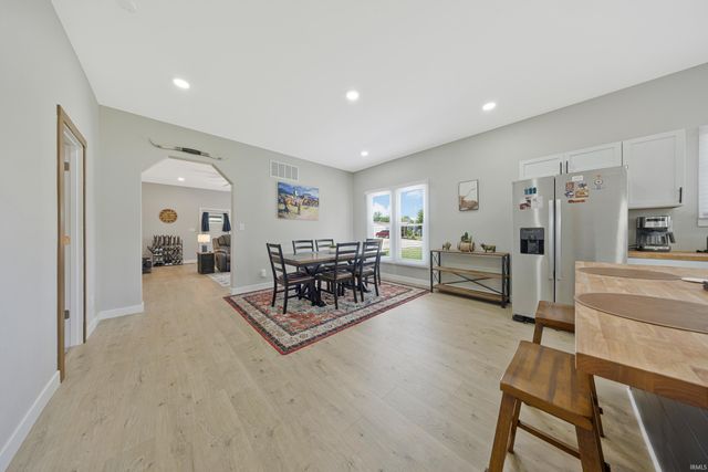 812 S Hart Street, Princeton, IN 47670
