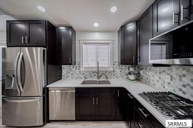 1291 N Hammerstone Drive, Idaho Falls, ID 83401