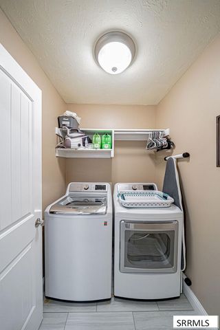 1291 N Hammerstone Drive, Idaho Falls, ID 83401