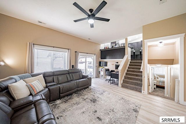 1291 N Hammerstone Drive, Idaho Falls, ID 83401