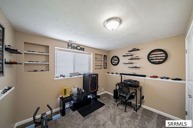 1291 N Hammerstone Drive, Idaho Falls, ID 83401