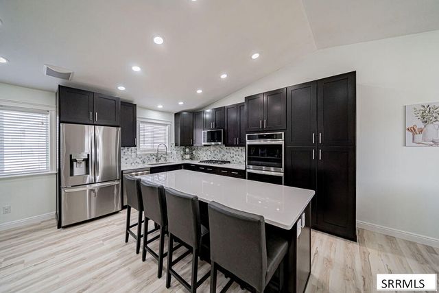 1291 N Hammerstone Drive, Idaho Falls, ID 83401