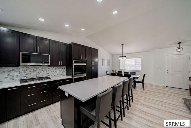 1291 N Hammerstone Drive, Idaho Falls, ID 83401