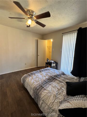 2406 Toro Lane D, Bryan, TX 77807