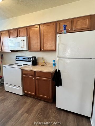 2406 Toro Lane D, Bryan, TX 77807