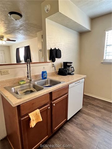 2406 Toro Lane D, Bryan, TX 77807