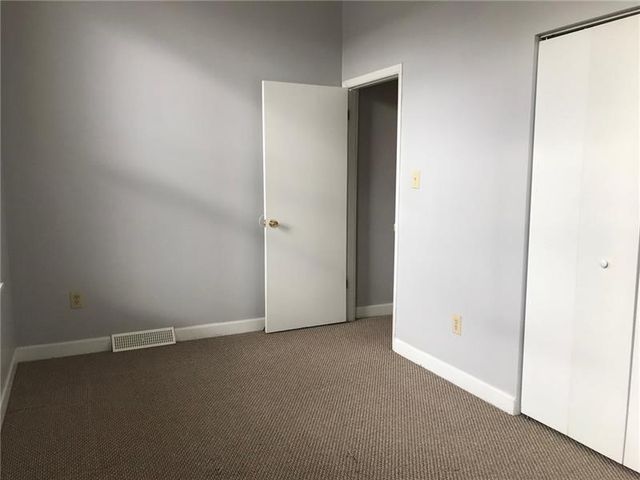 1207 W North Ave 104, Manchester, PA 15233