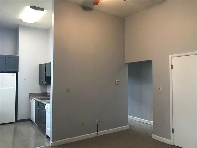 1207 W North Ave 104, Manchester, PA 15233